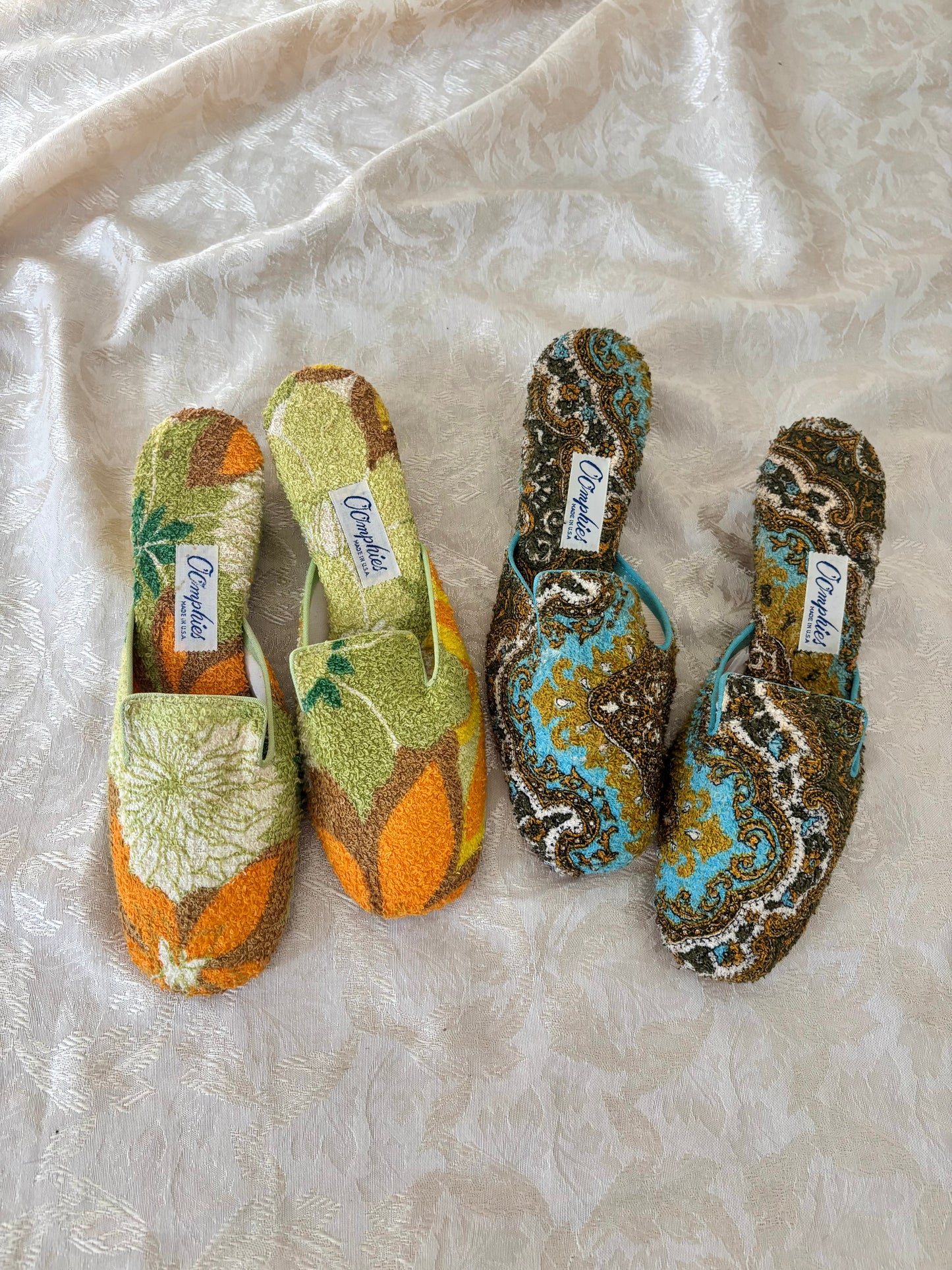 70s Oomphies terrycloth floral mules