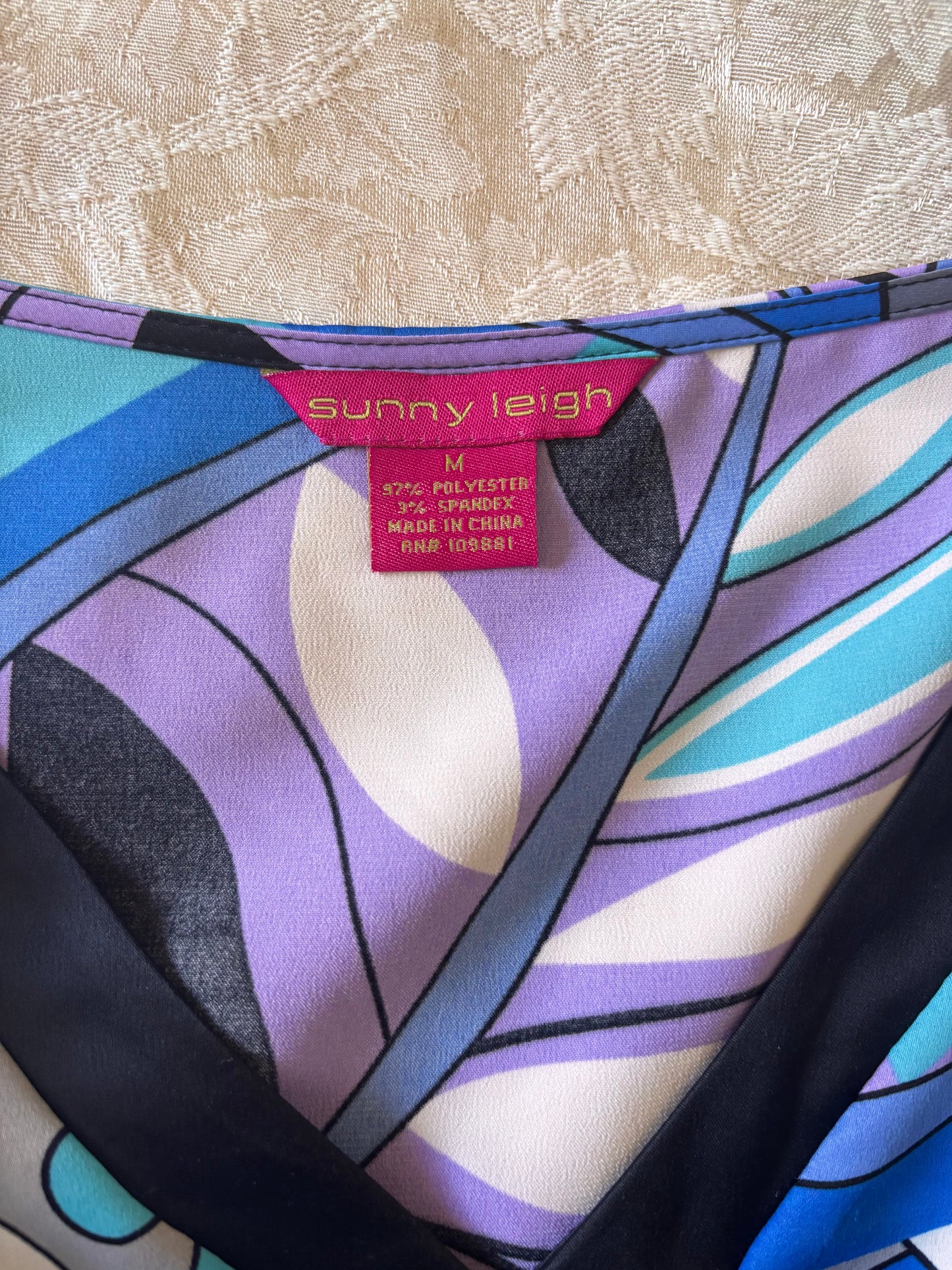 Colorful puff-sleeve blouse