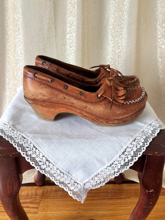 70s fringe moccasin clogs