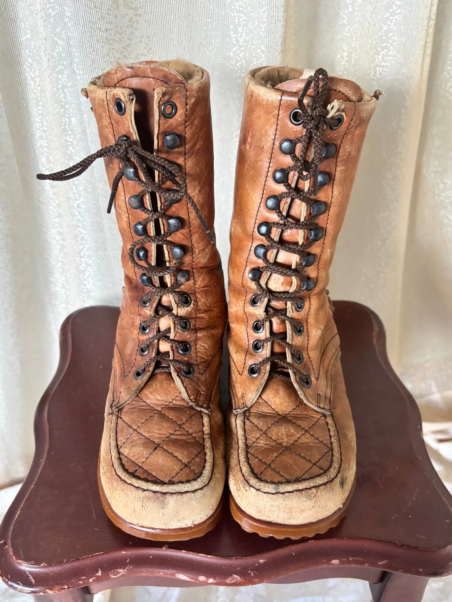 70s lace-up quilted shearling combat boots