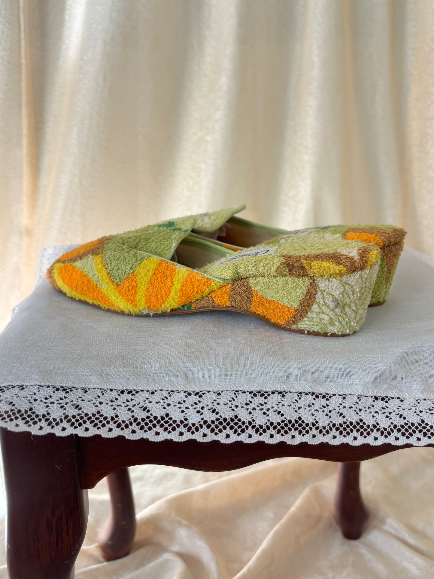 70s Oomphies terrycloth floral mules