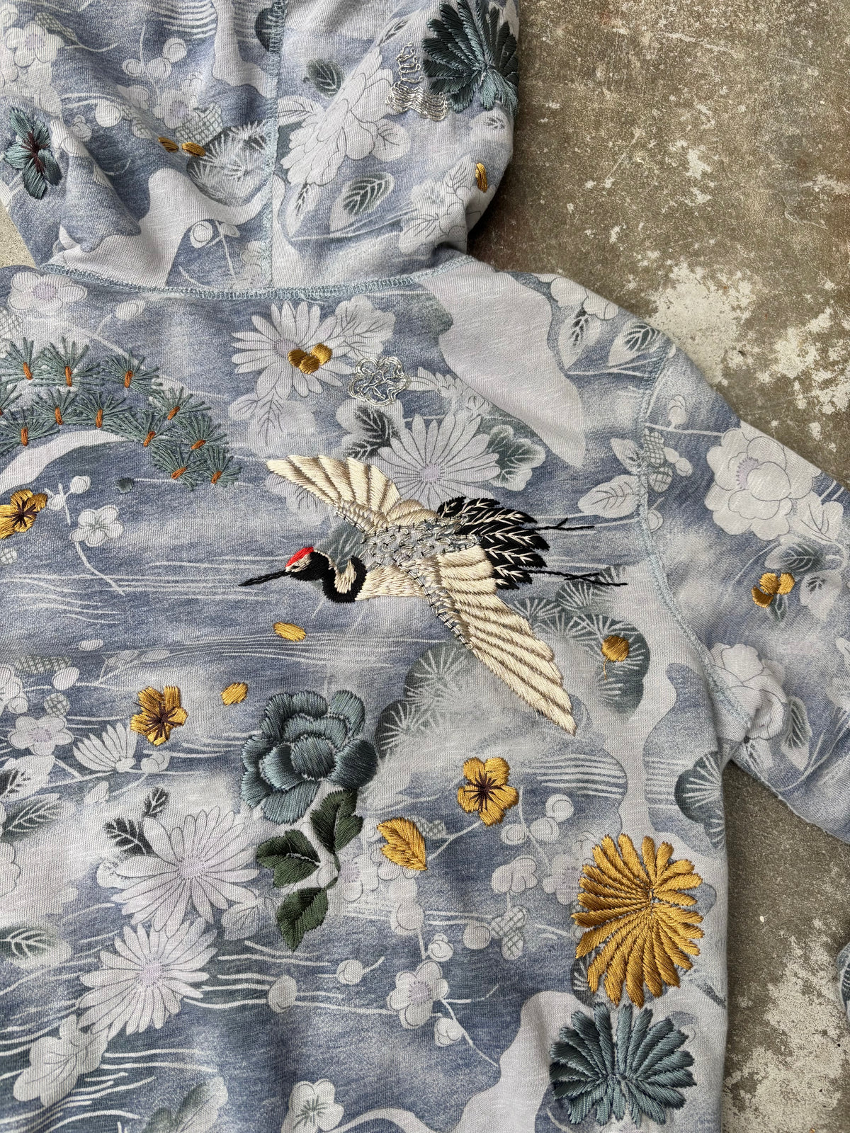 Early 00s Lucky Brand Japanese embroidered crane & turtle hoodie