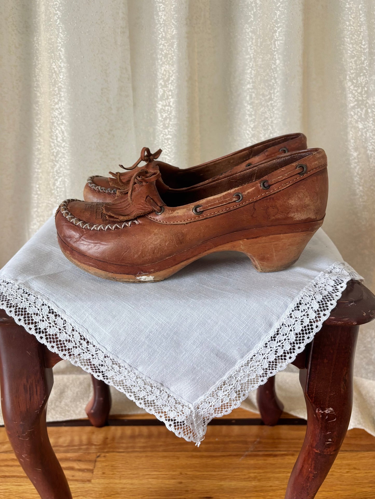 70s fringe moccasin clogs