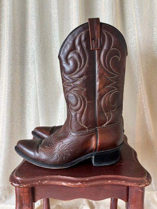 Vintage brown Acme western boots