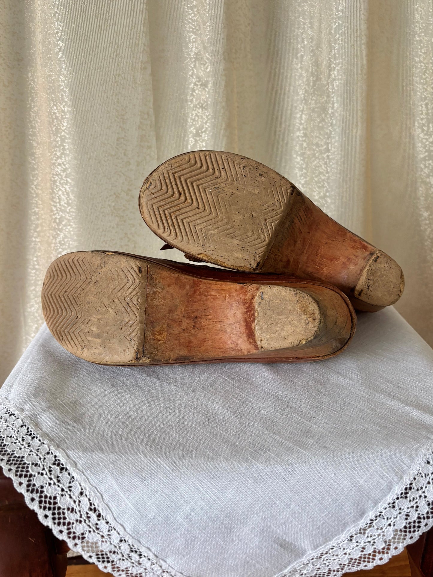 70s fringe moccasin clogs