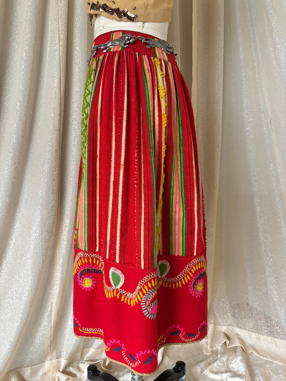 50s embroidered wool traditional Portuguese folk skirt