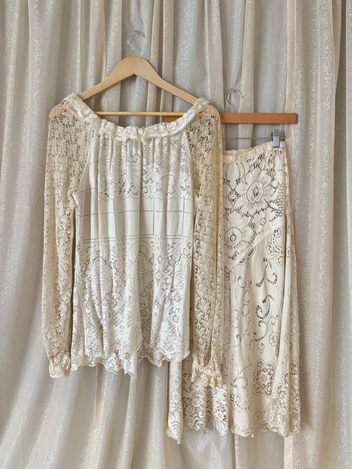 Vintage 2pc ivory lace skirt set
