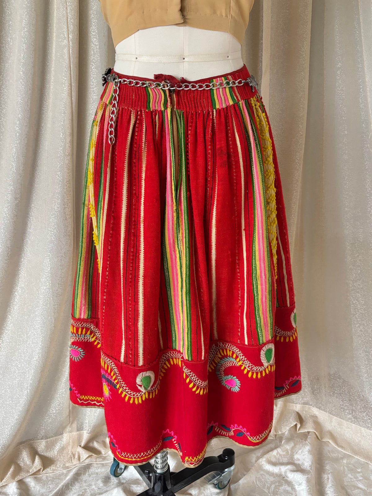 50s embroidered wool traditional Portuguese folk skirt