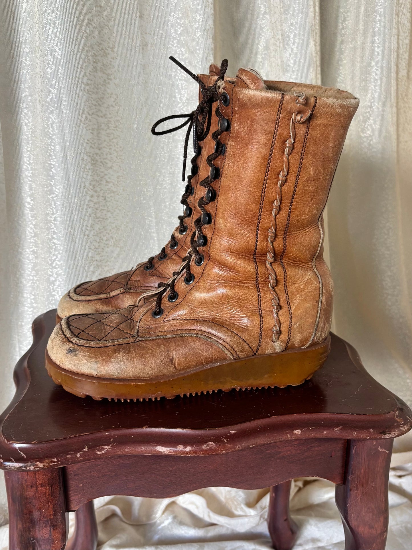 70s lace-up quilted shearling combat boots