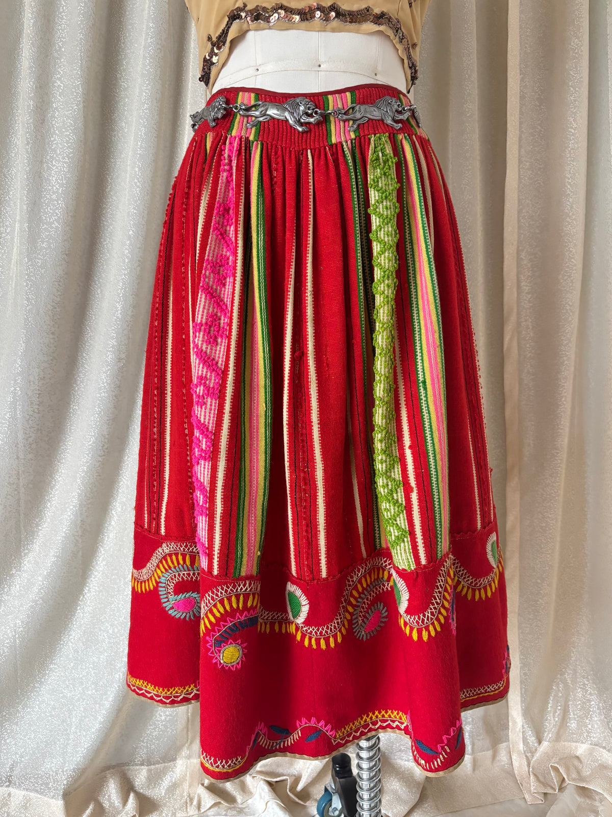 50s embroidered wool traditional Portuguese folk skirt