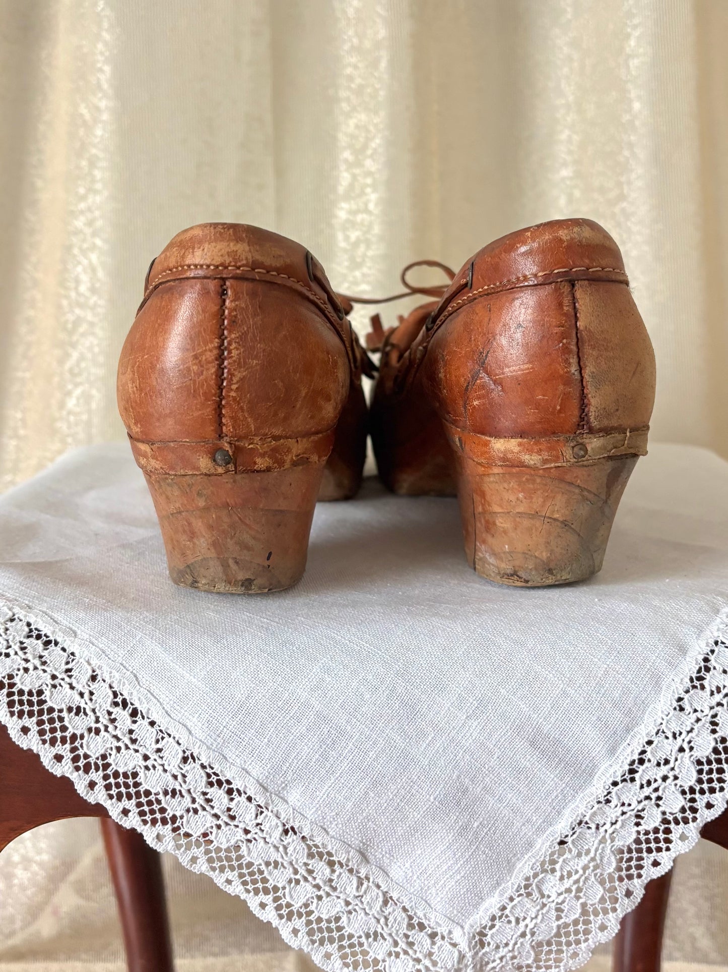 70s fringe moccasin clogs