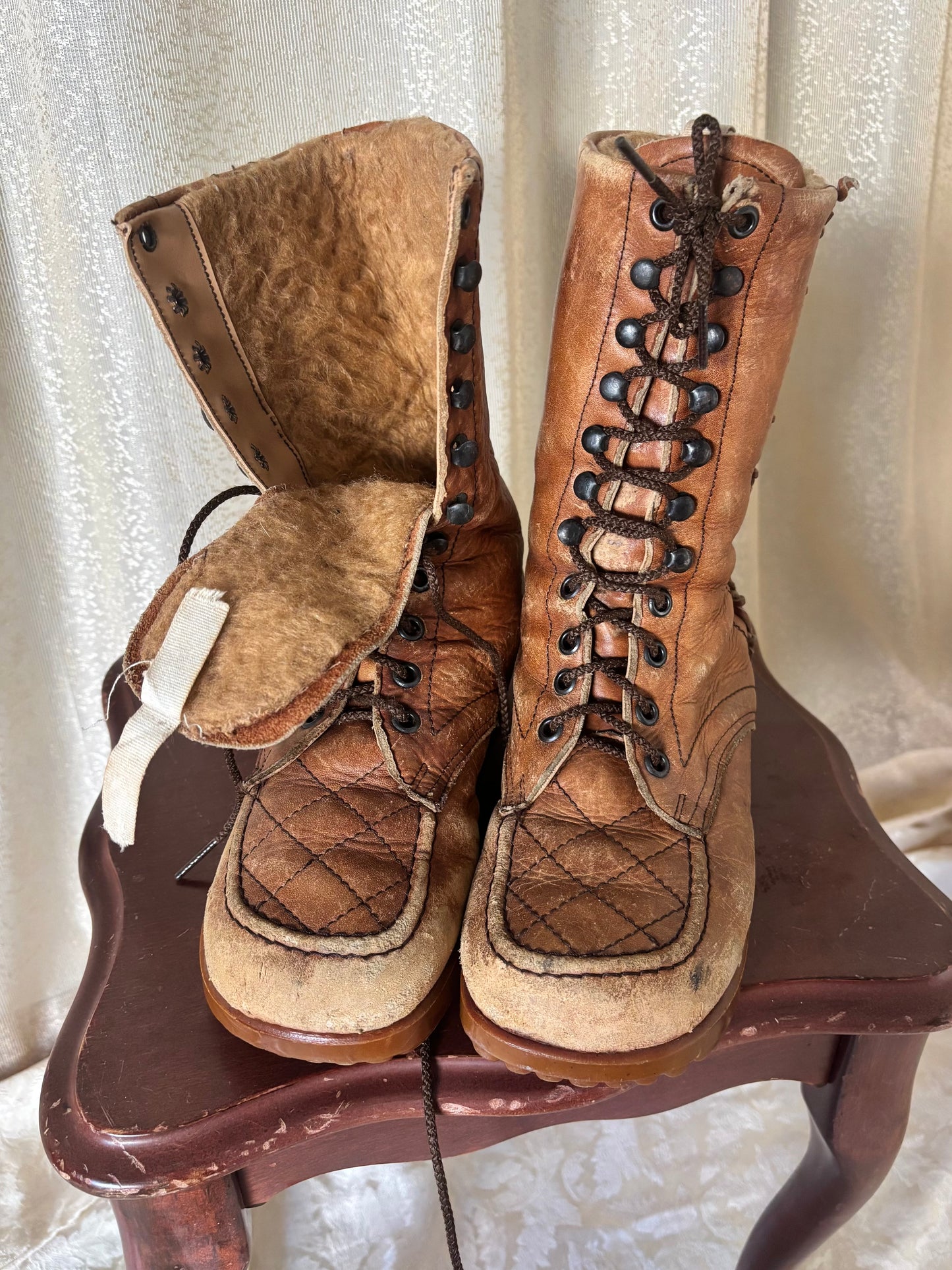 70s lace-up quilted shearling combat boots
