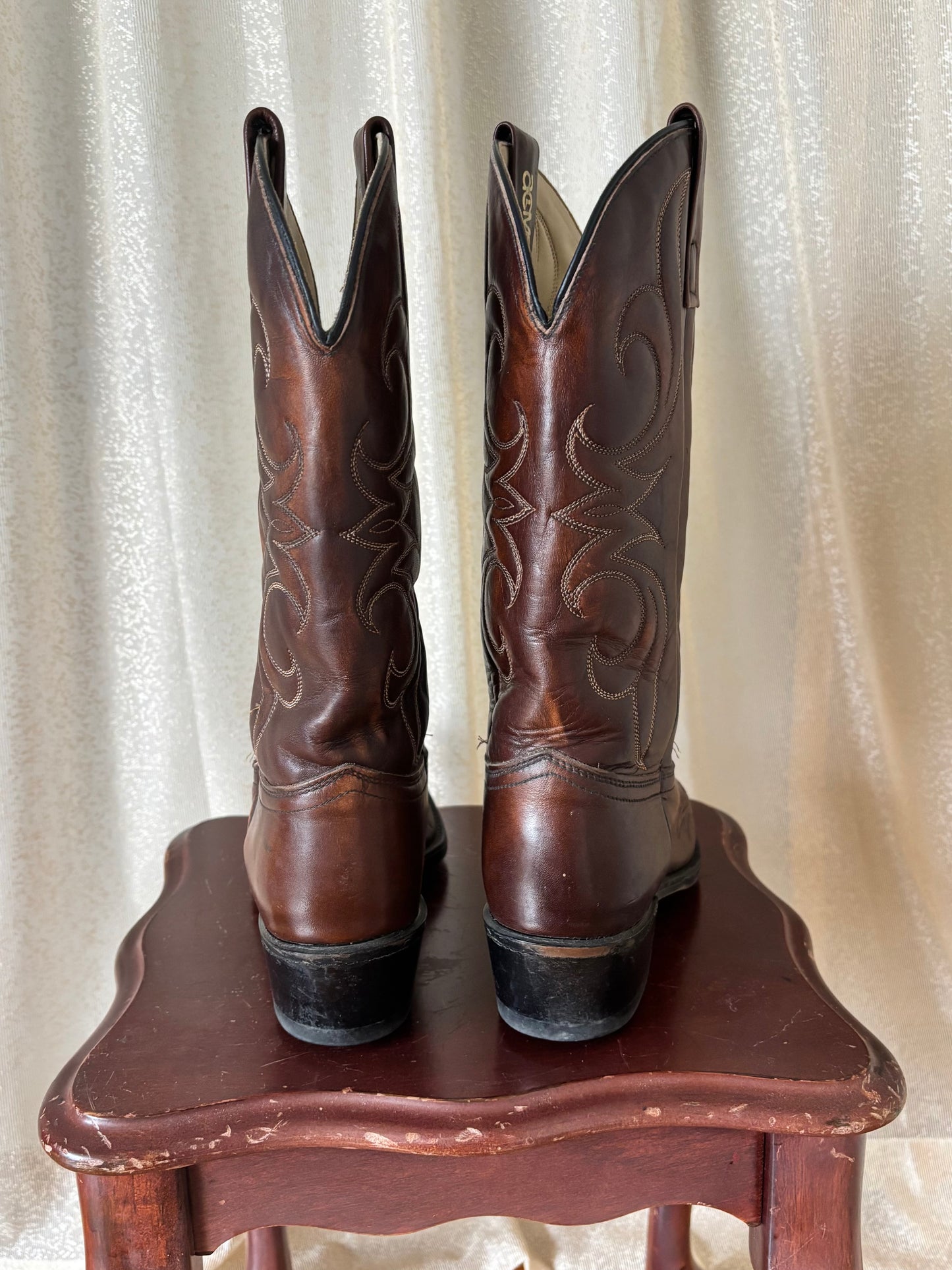 Vintage brown Acme western boots