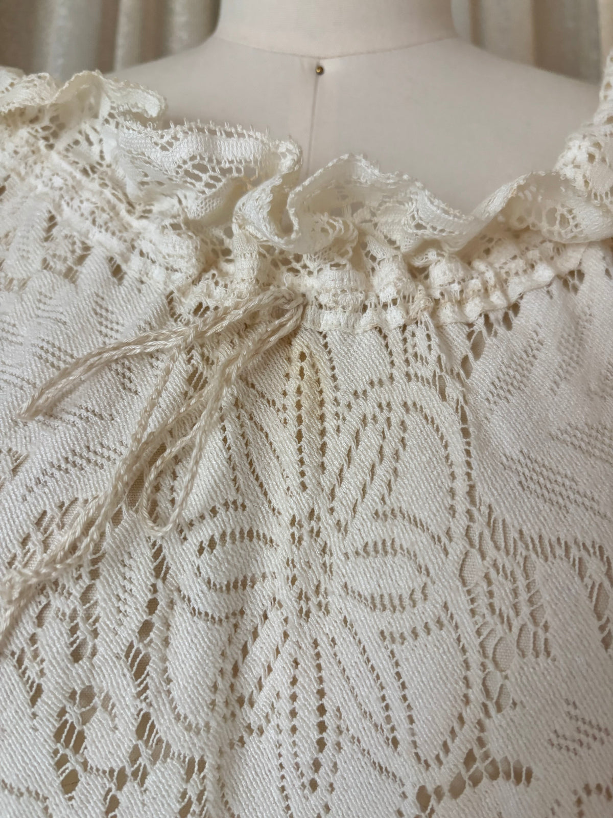 Vintage 2pc ivory lace skirt set