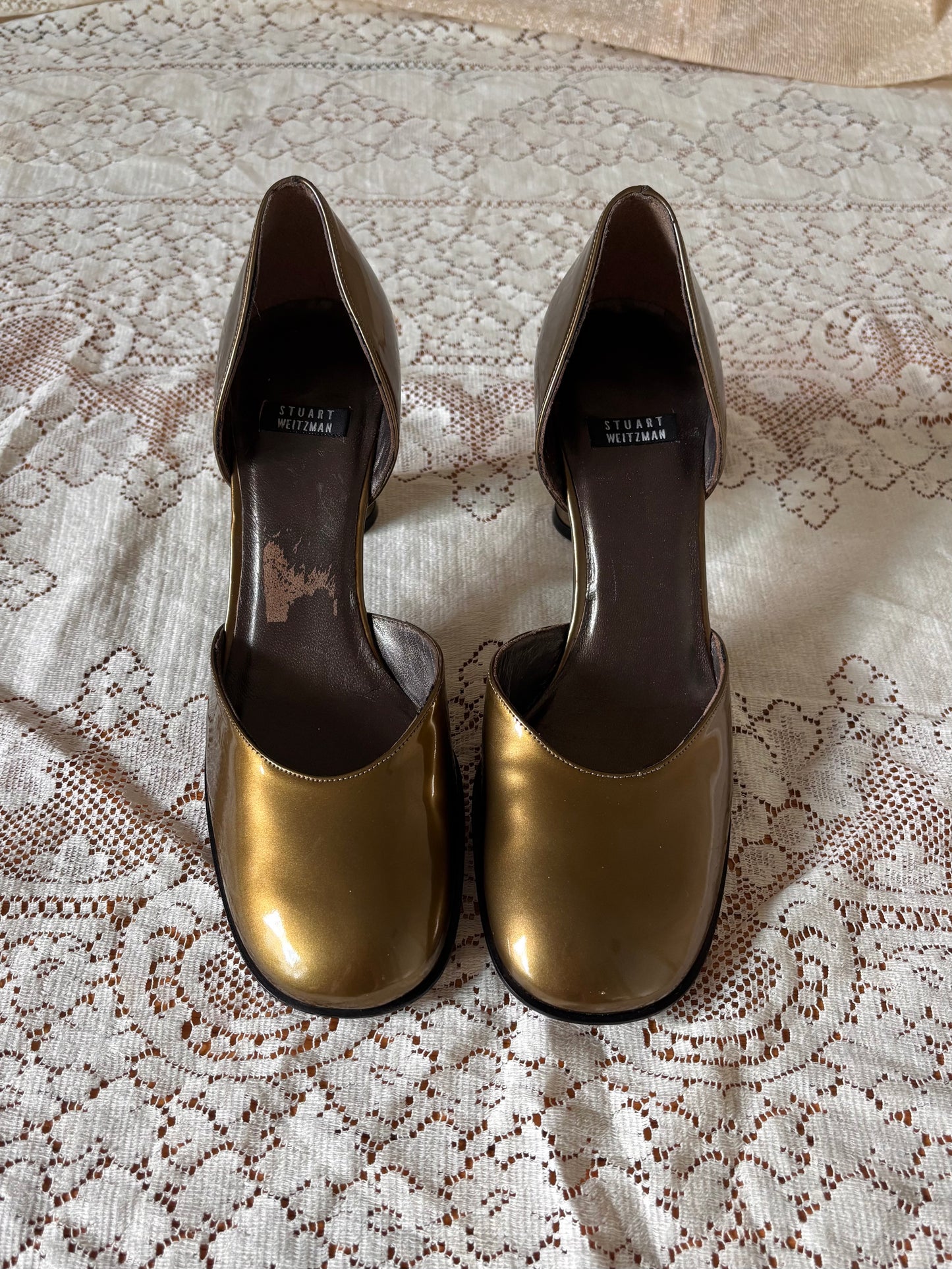 Stuart Weitzman metallic round-toe pumps