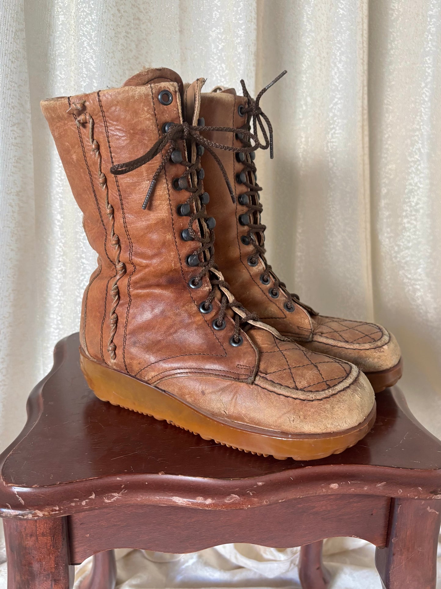 70s lace-up quilted shearling combat boots
