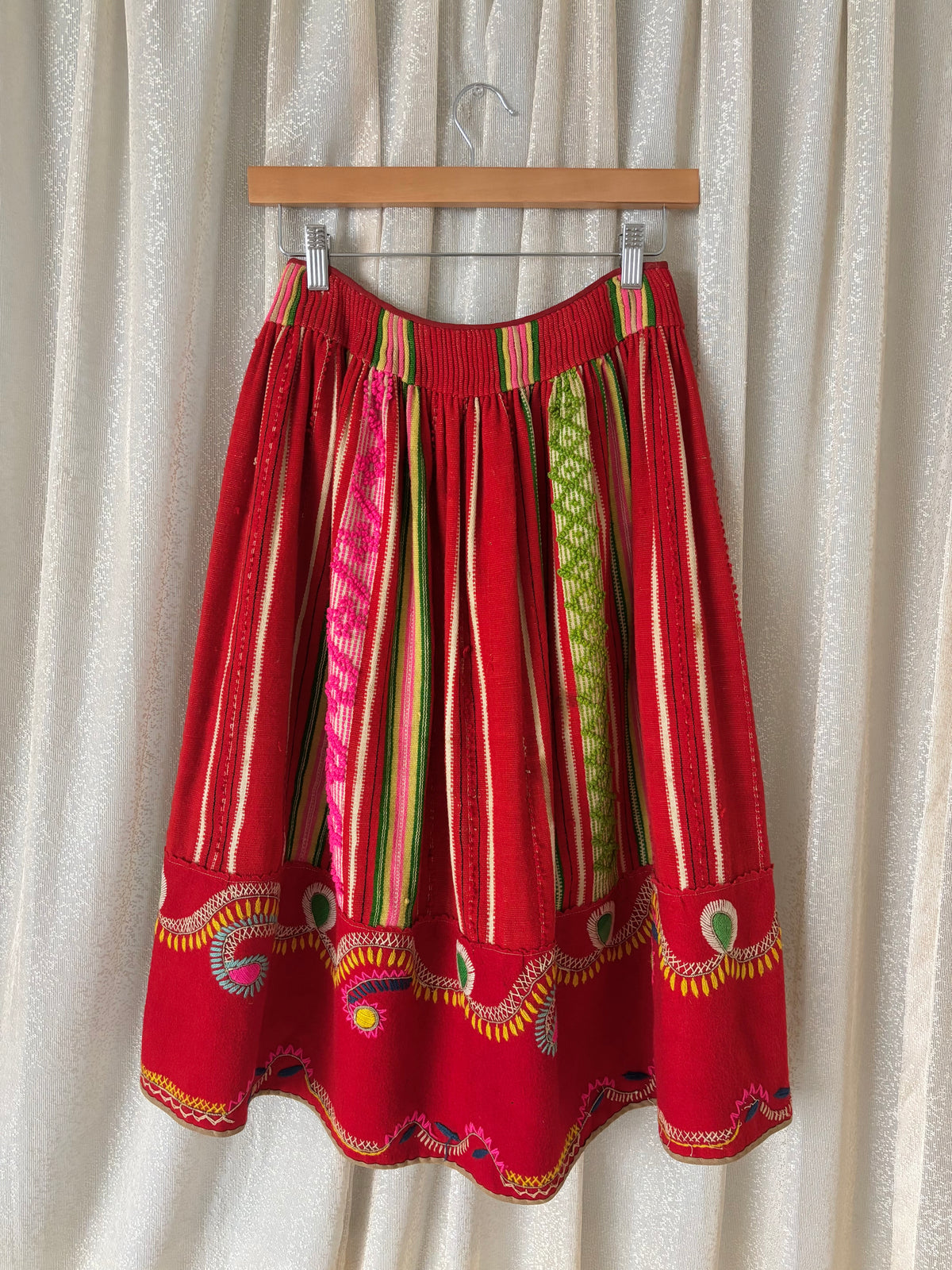 50s embroidered wool traditional Portuguese folk skirt