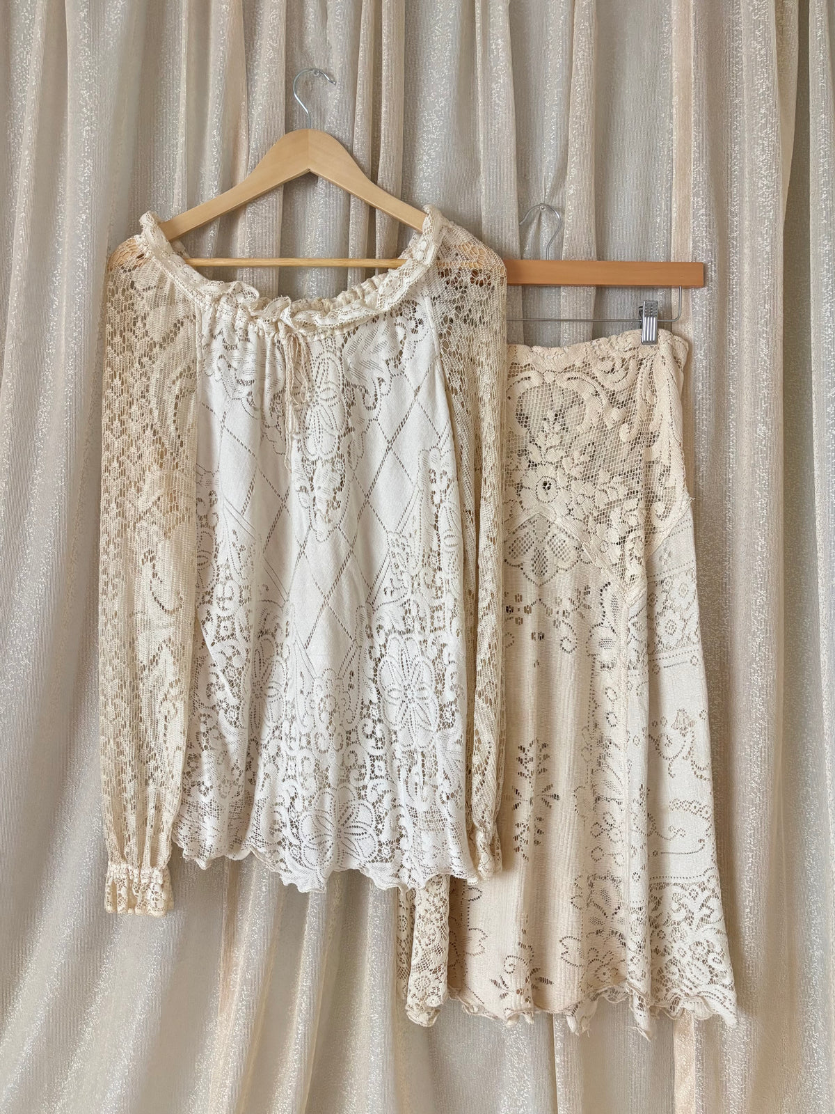 Vintage 2pc ivory lace skirt set