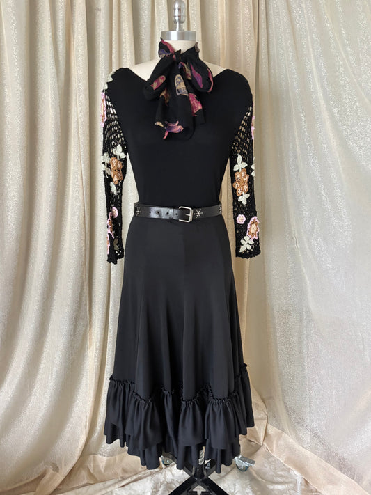 Vintage top with floral crochet sleeves