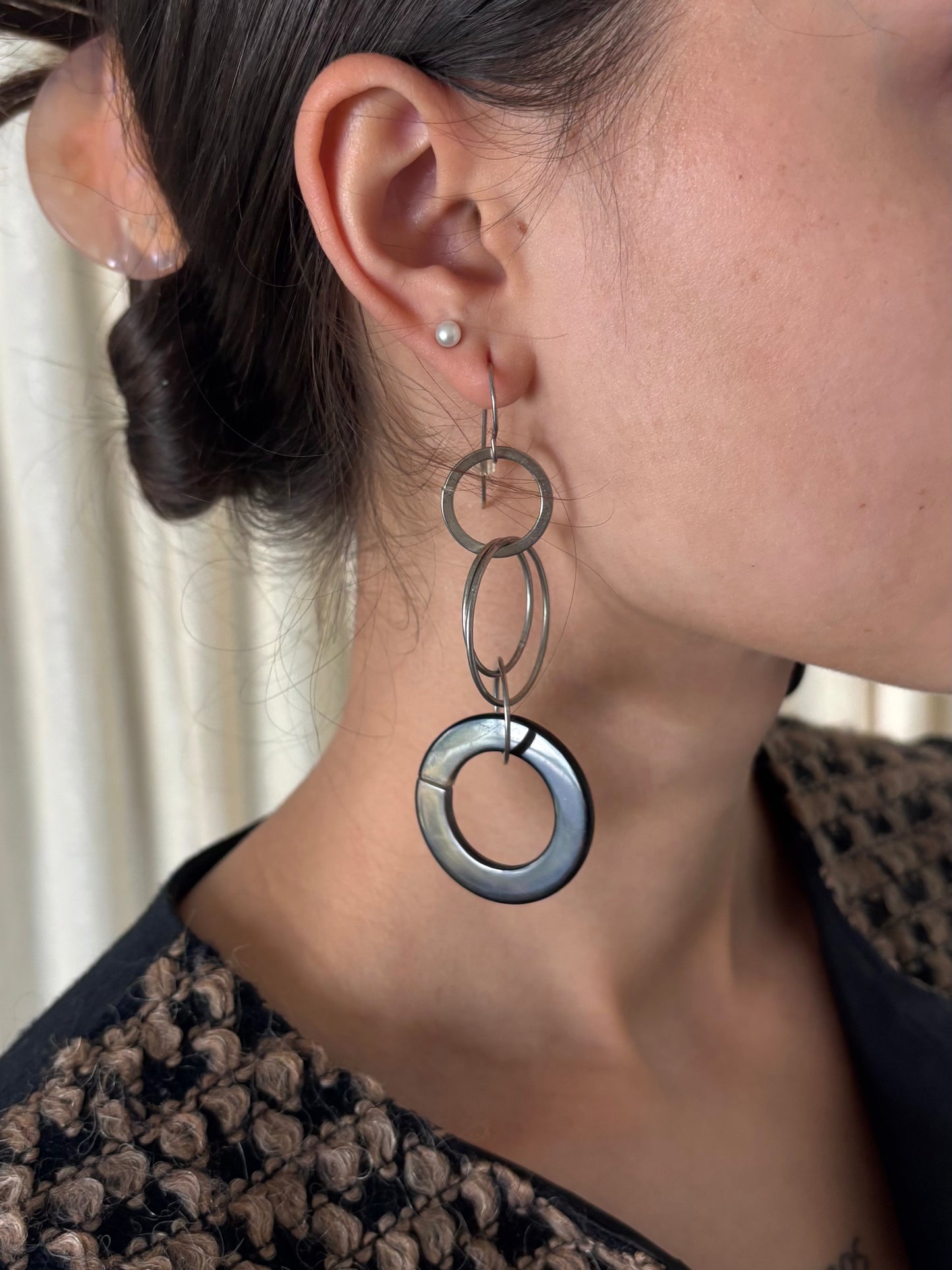 Dangly looping resin earrings