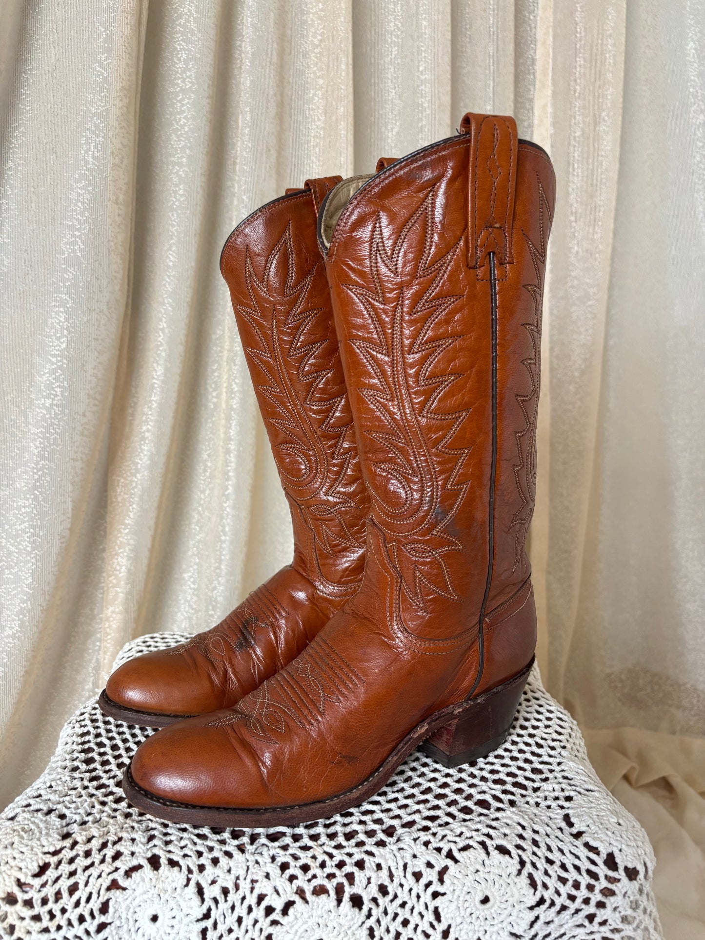 Vintage Dan Post brown leather Western boots