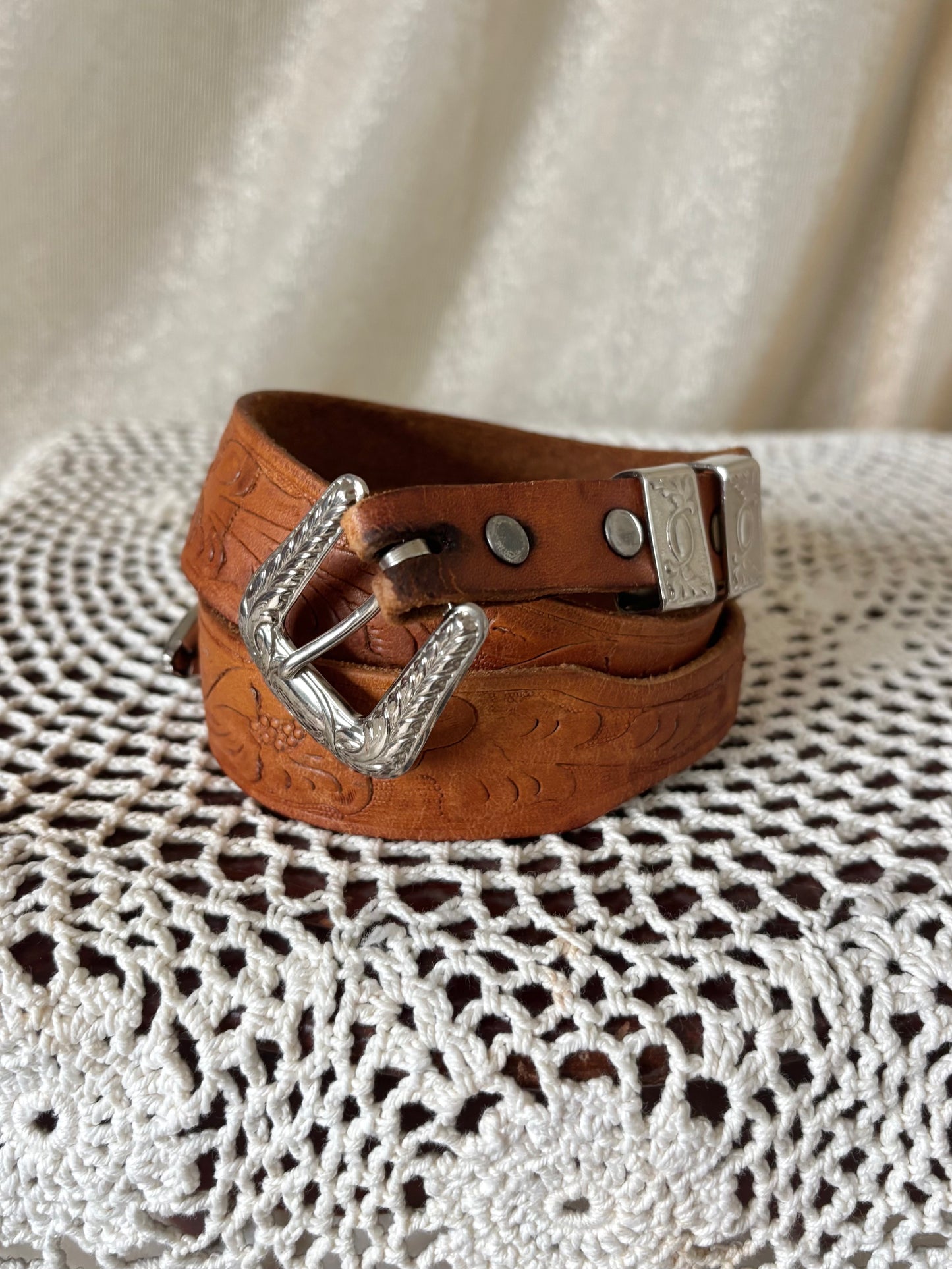 Vintage tooled leather thin Western belt