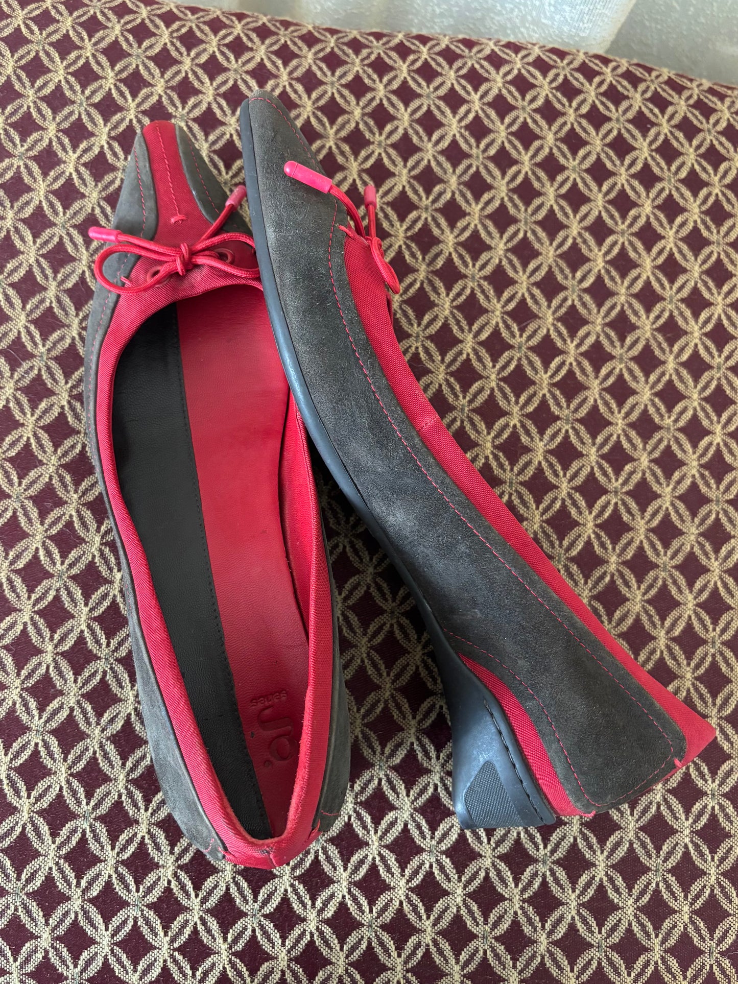 00s funky kitten heel flats