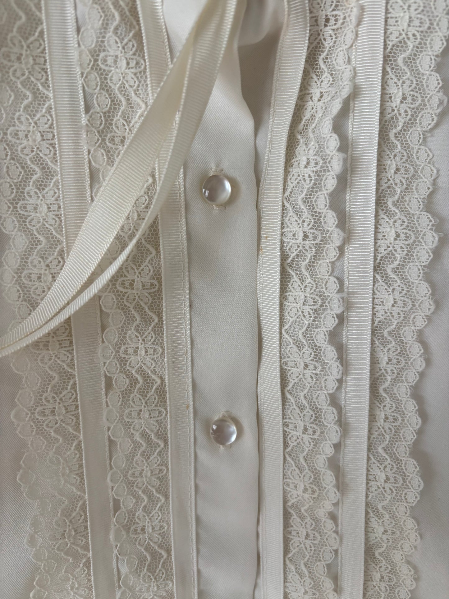 70s lacy puff-sleeved blouse