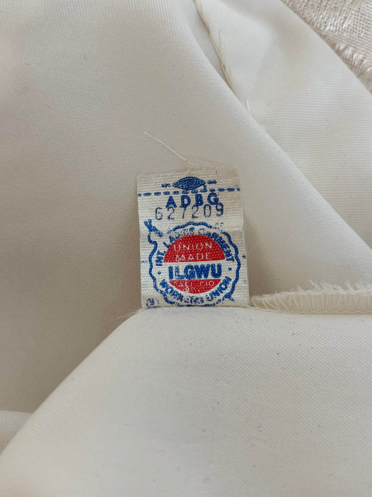 70s lacy puff-sleeved blouse