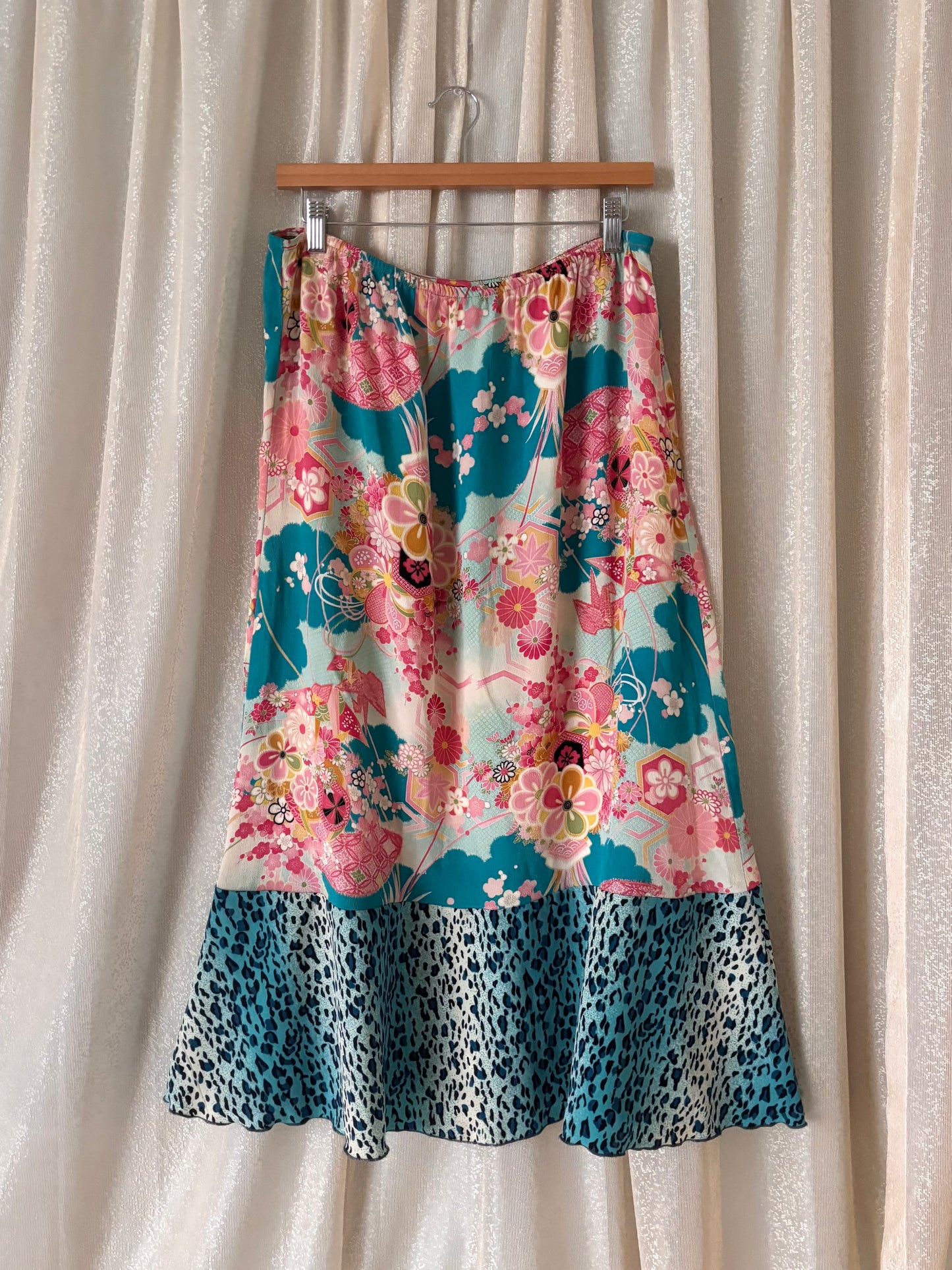 Japan-inspired print midi skirt