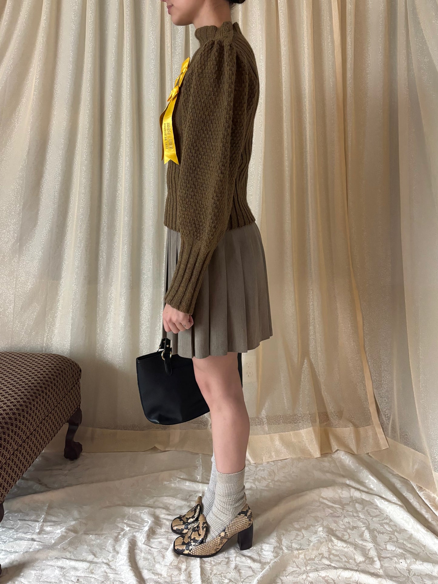 90s tan pleated mini skirt