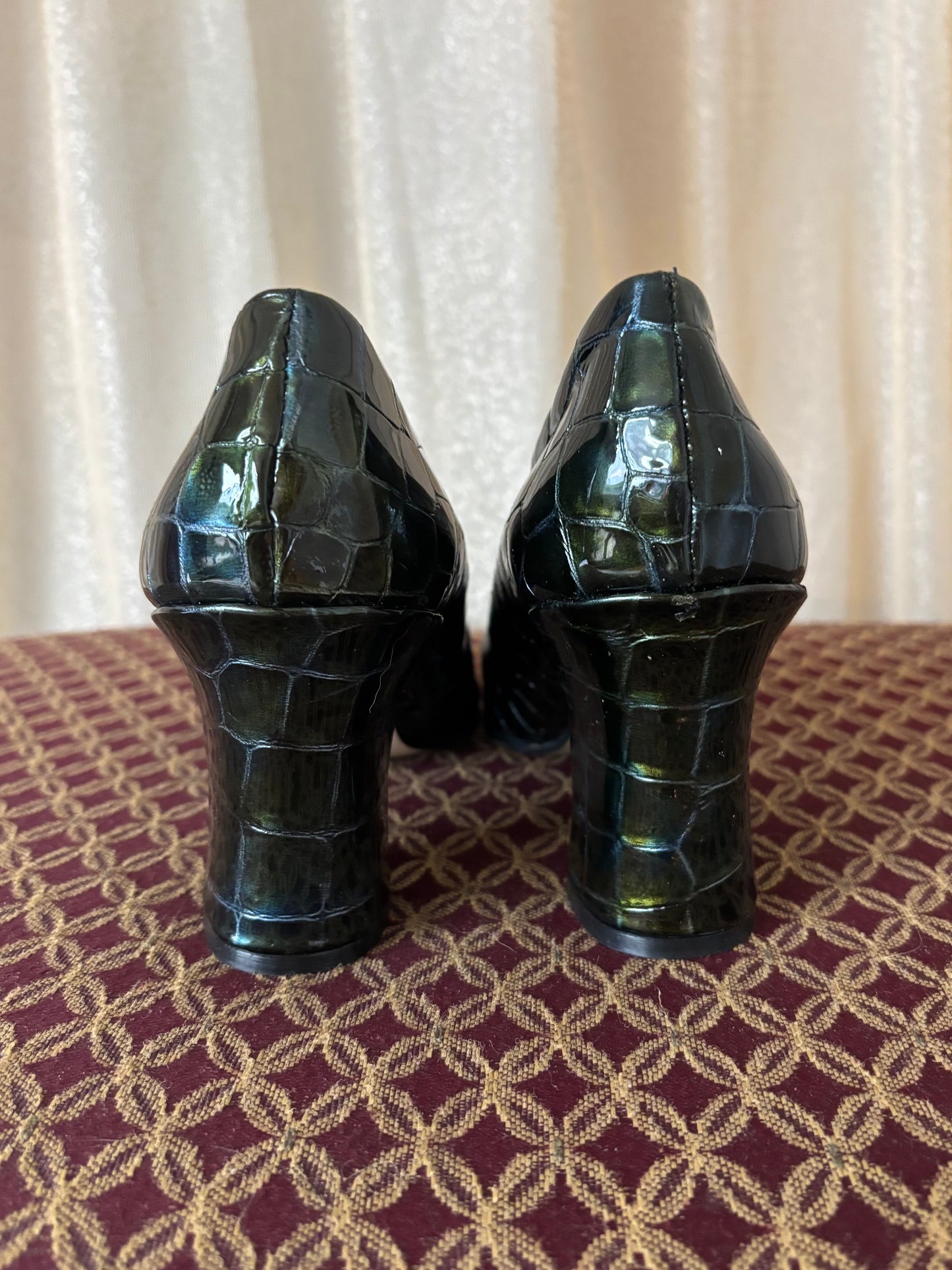 90s green patent croc embossed pumps