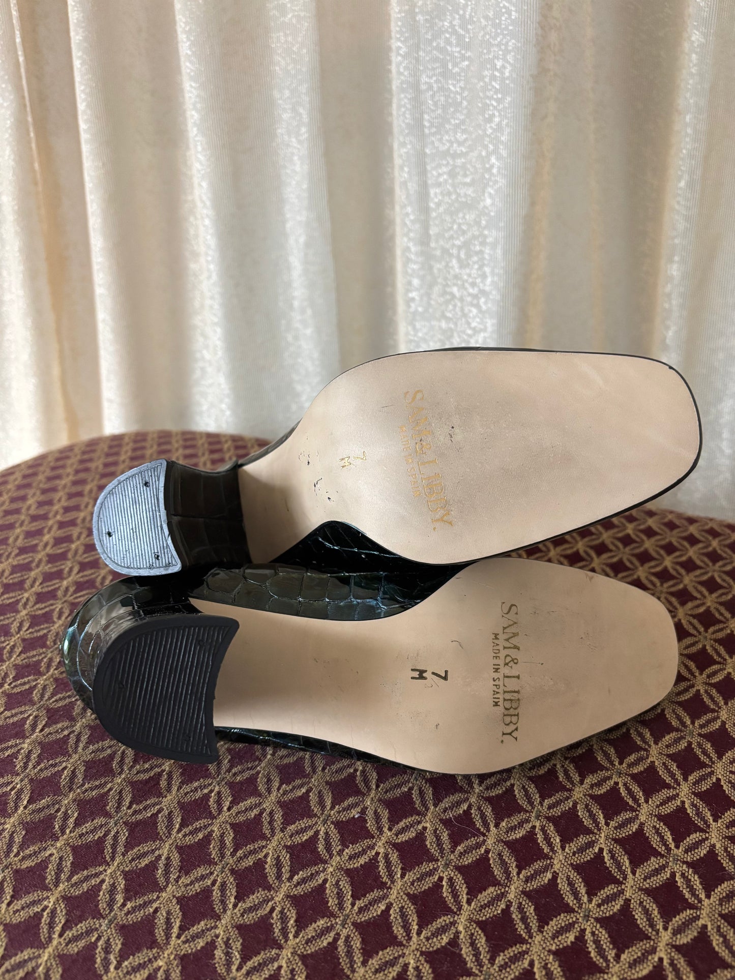 90s green patent croc embossed pumps