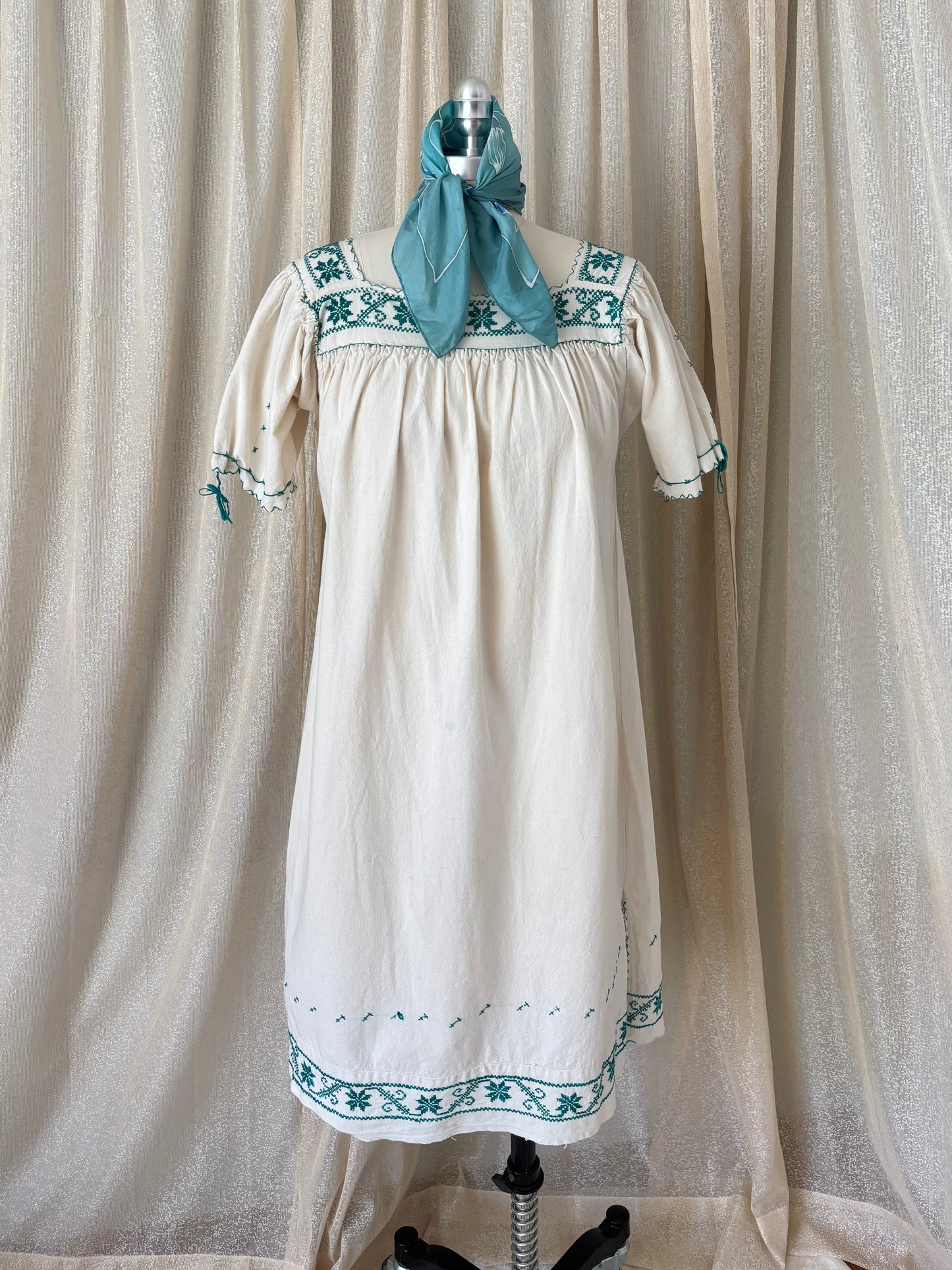 70s cotton embroidered peasant dress