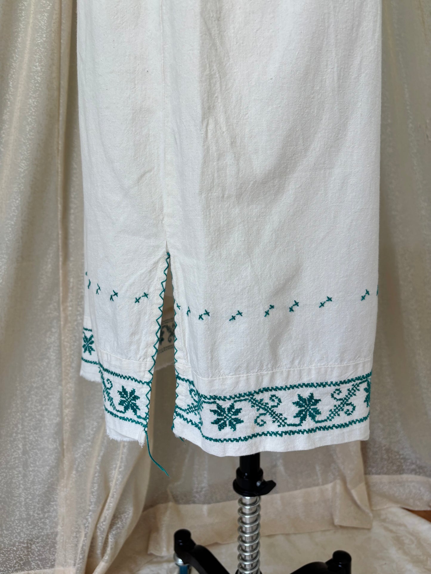 70s cotton embroidered peasant dress