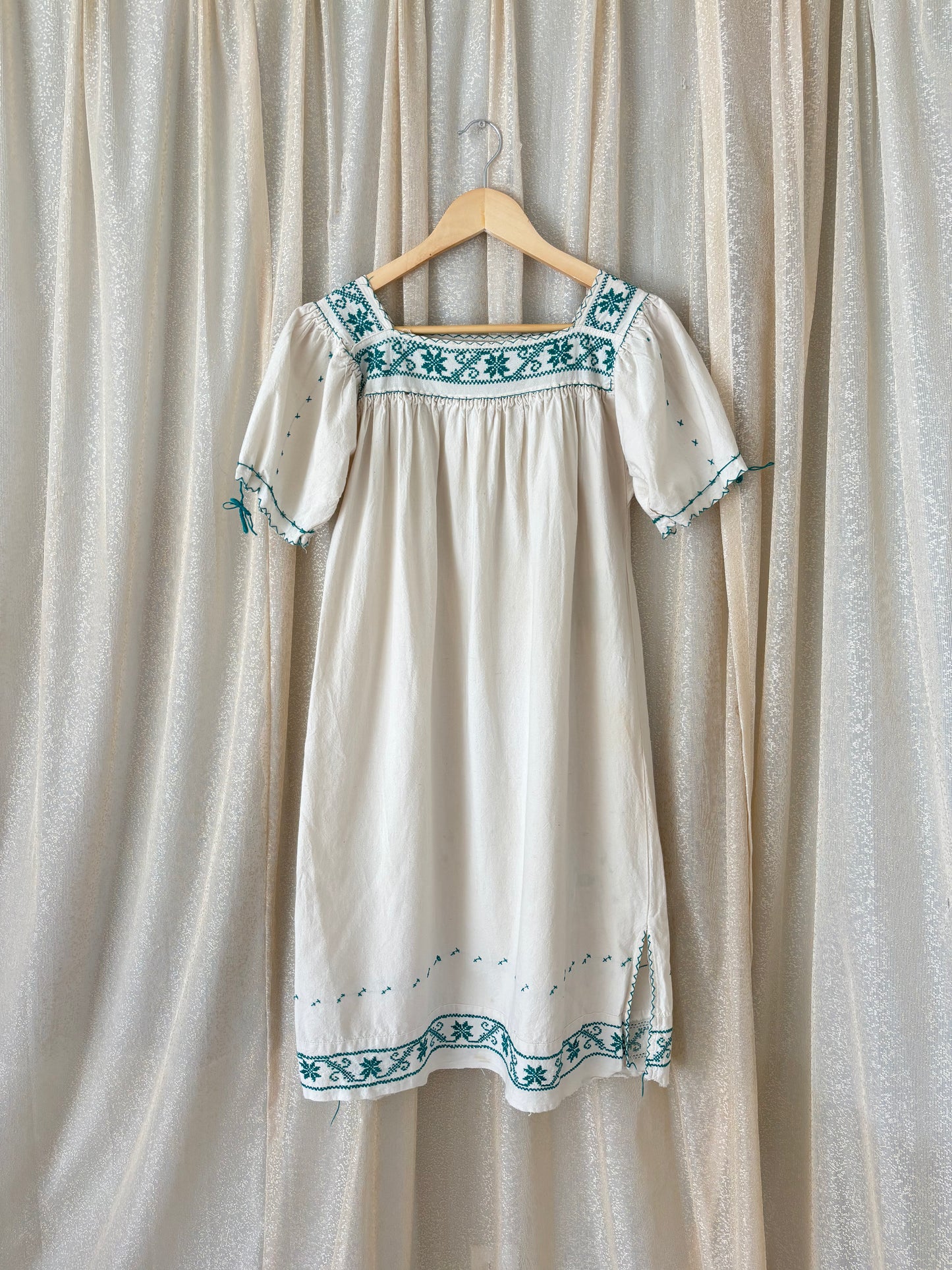70s cotton embroidered peasant dress