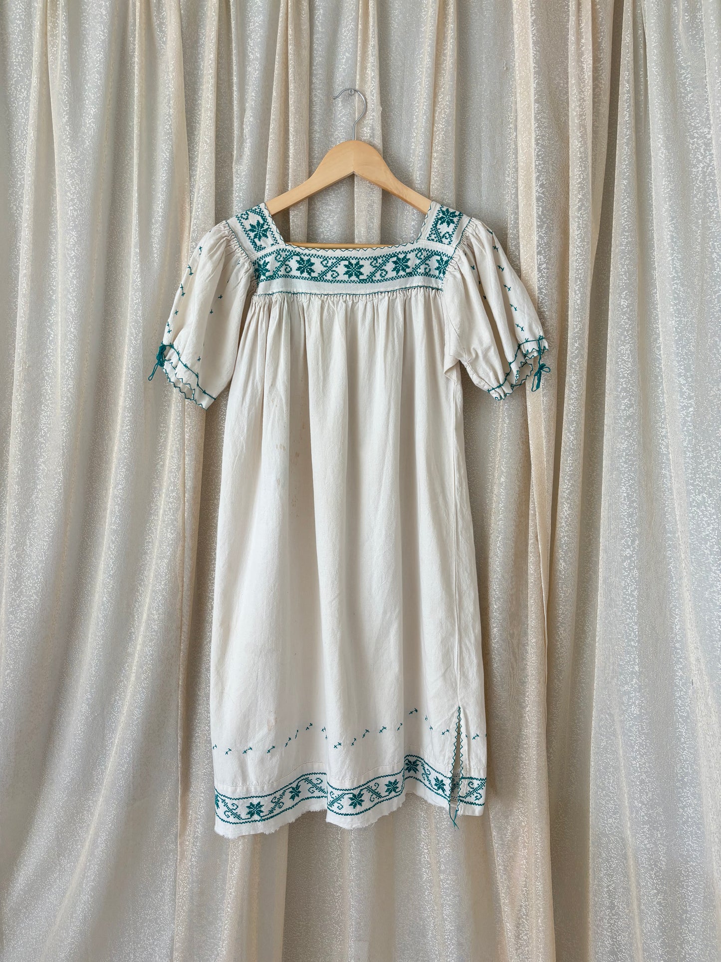 70s cotton embroidered peasant dress