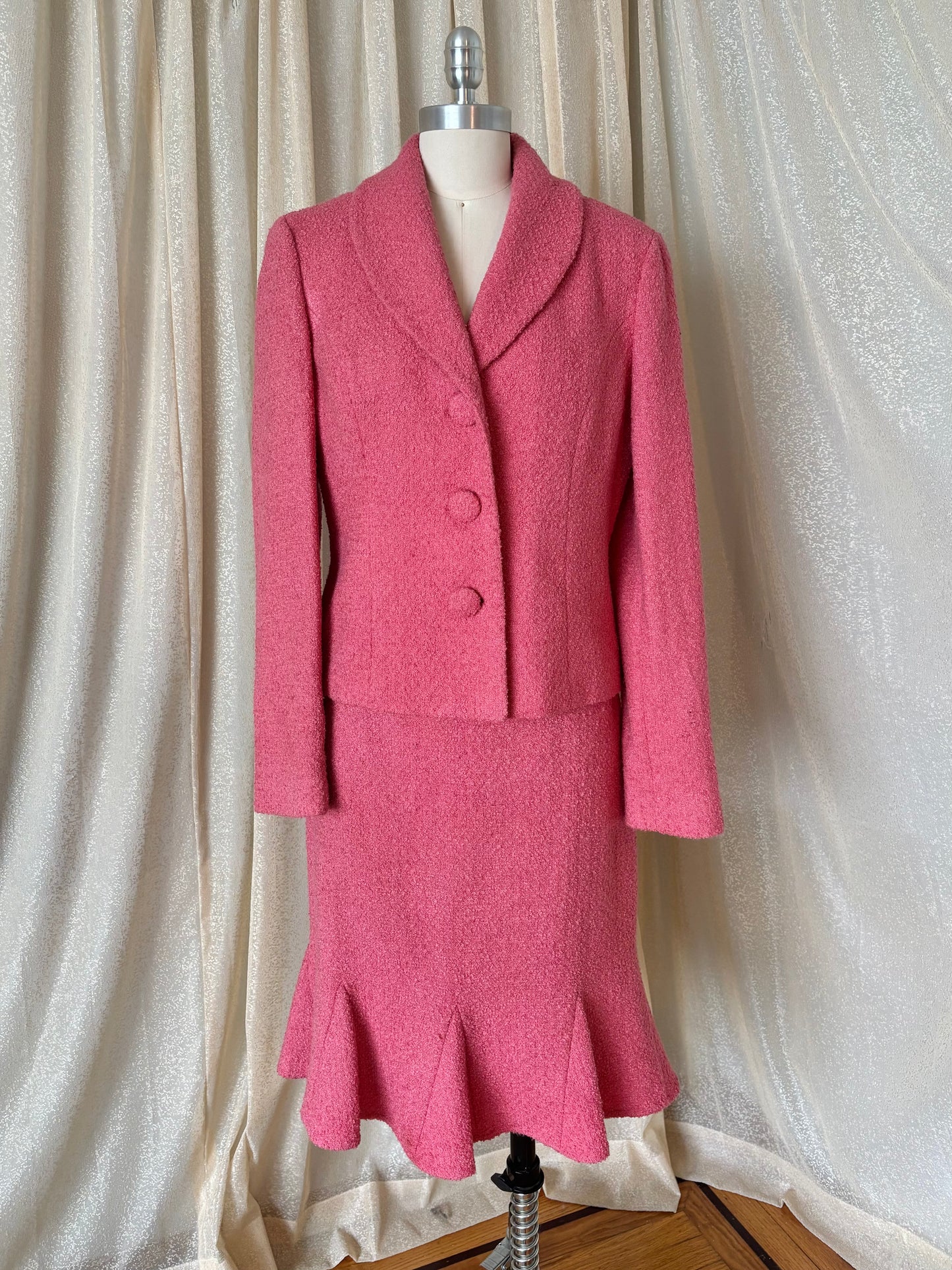 90s/00s pink bouclé skirt suit