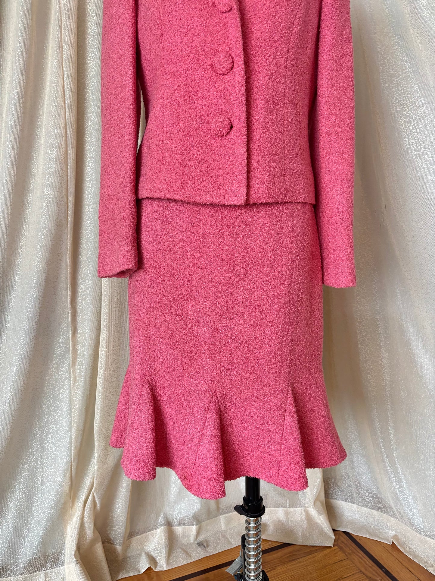 90s/00s pink bouclé skirt suit