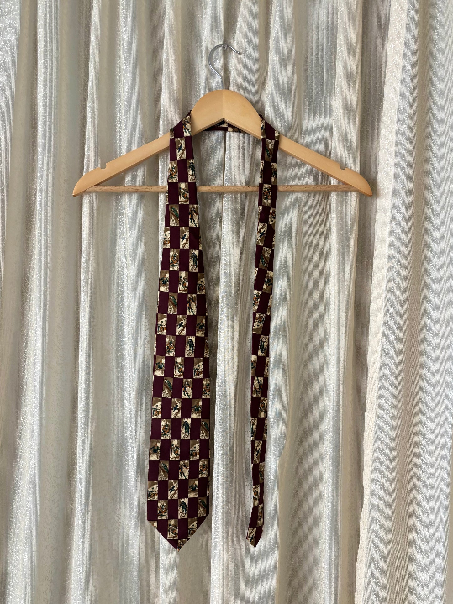 Vintage ski tie