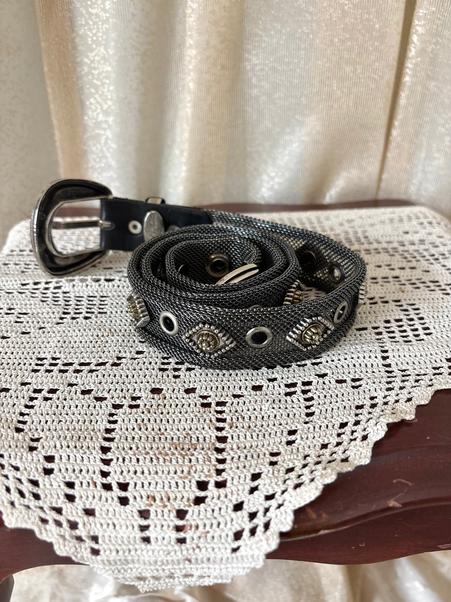Vintage metallic mesh belt