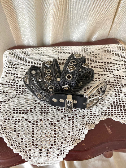 Vintage metallic mesh belt