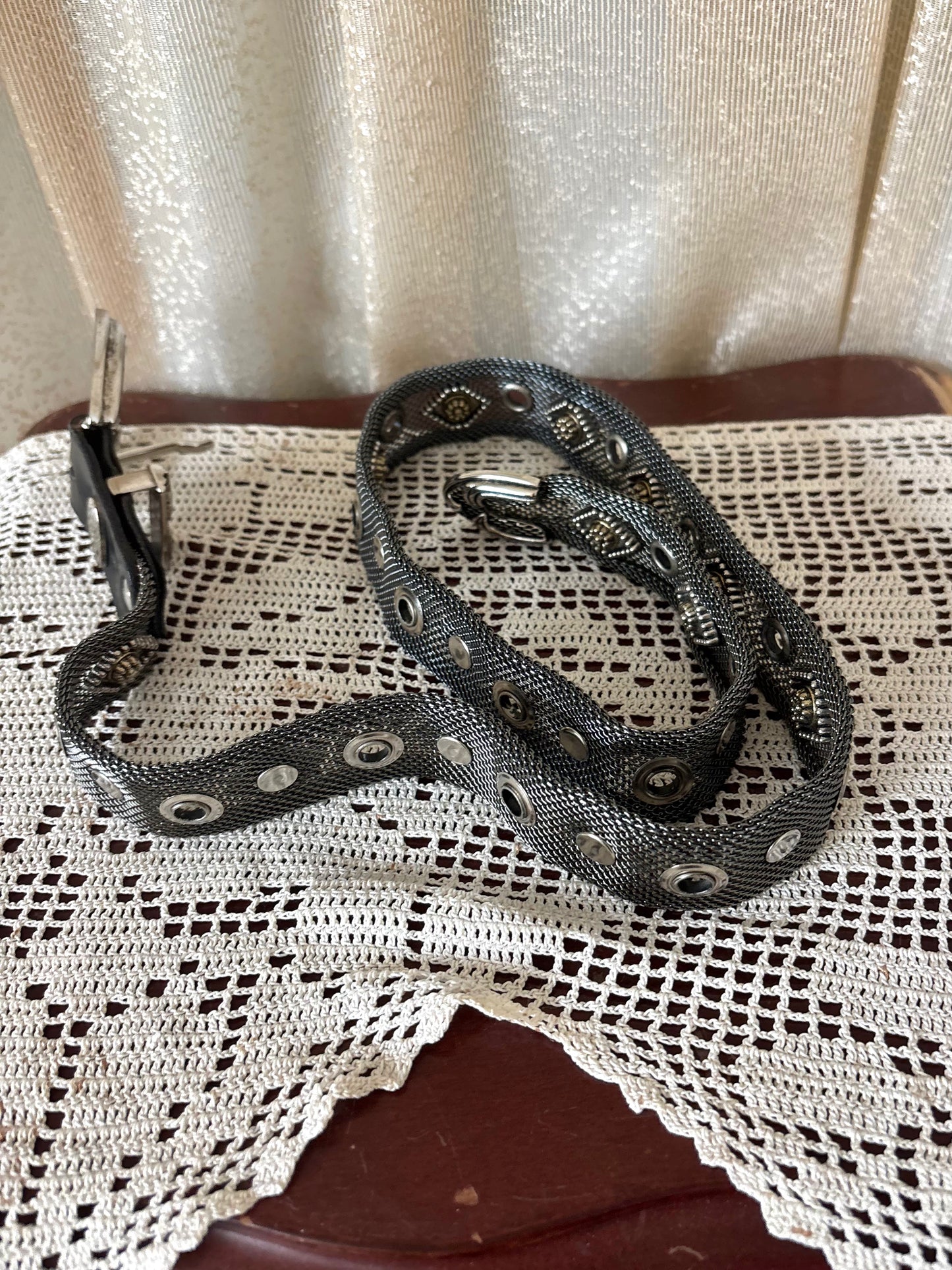 Vintage metallic mesh belt