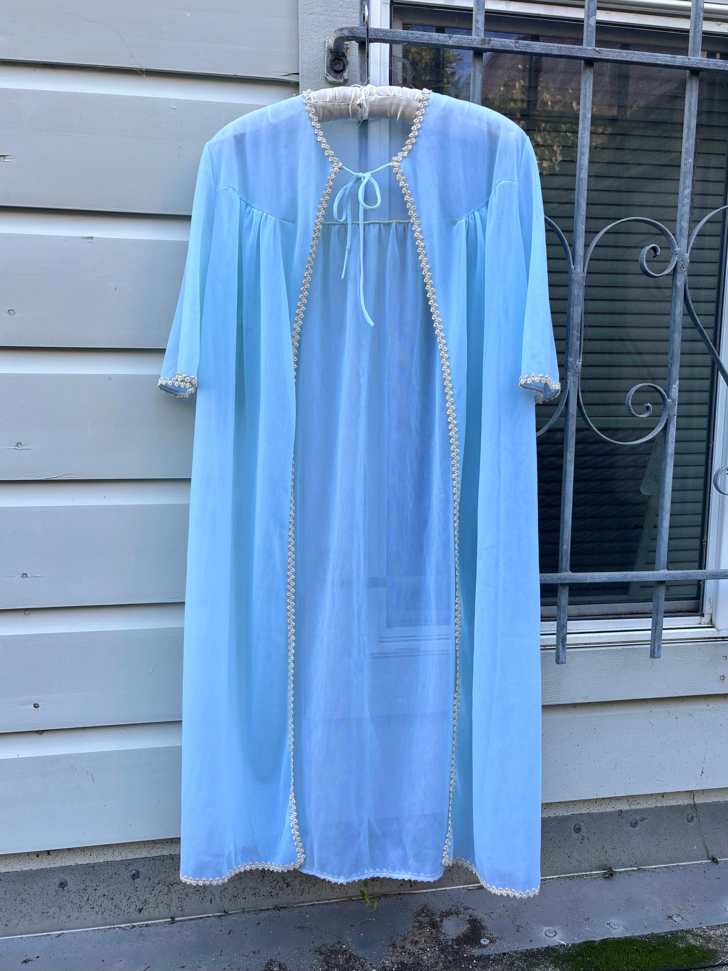 Vintage floral trim peignoir robe