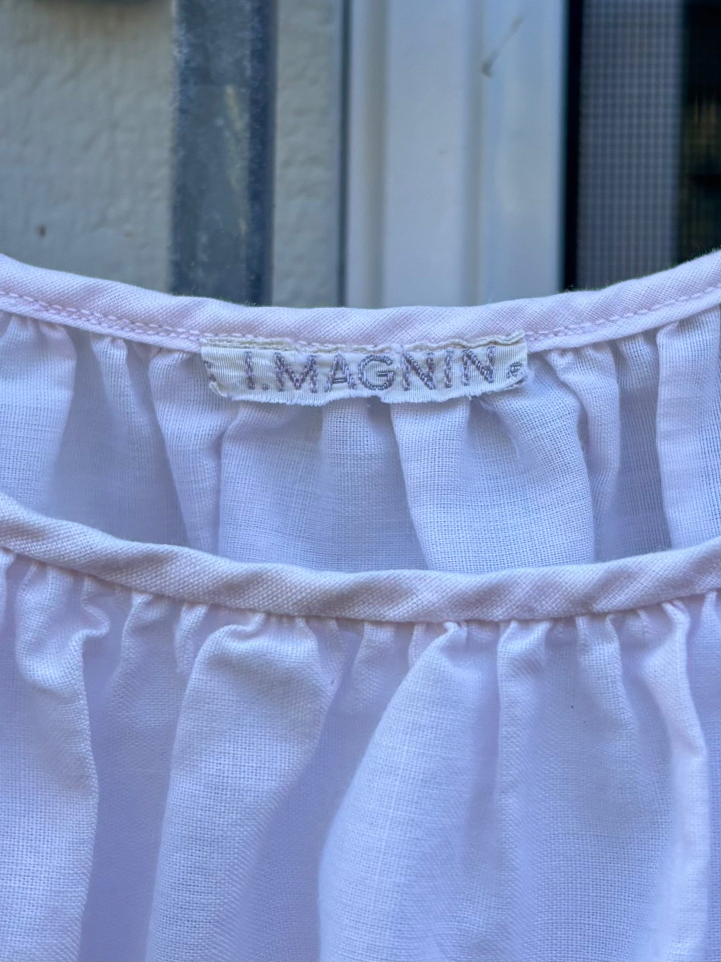 Sleeveless cotton needlepoint nightdress