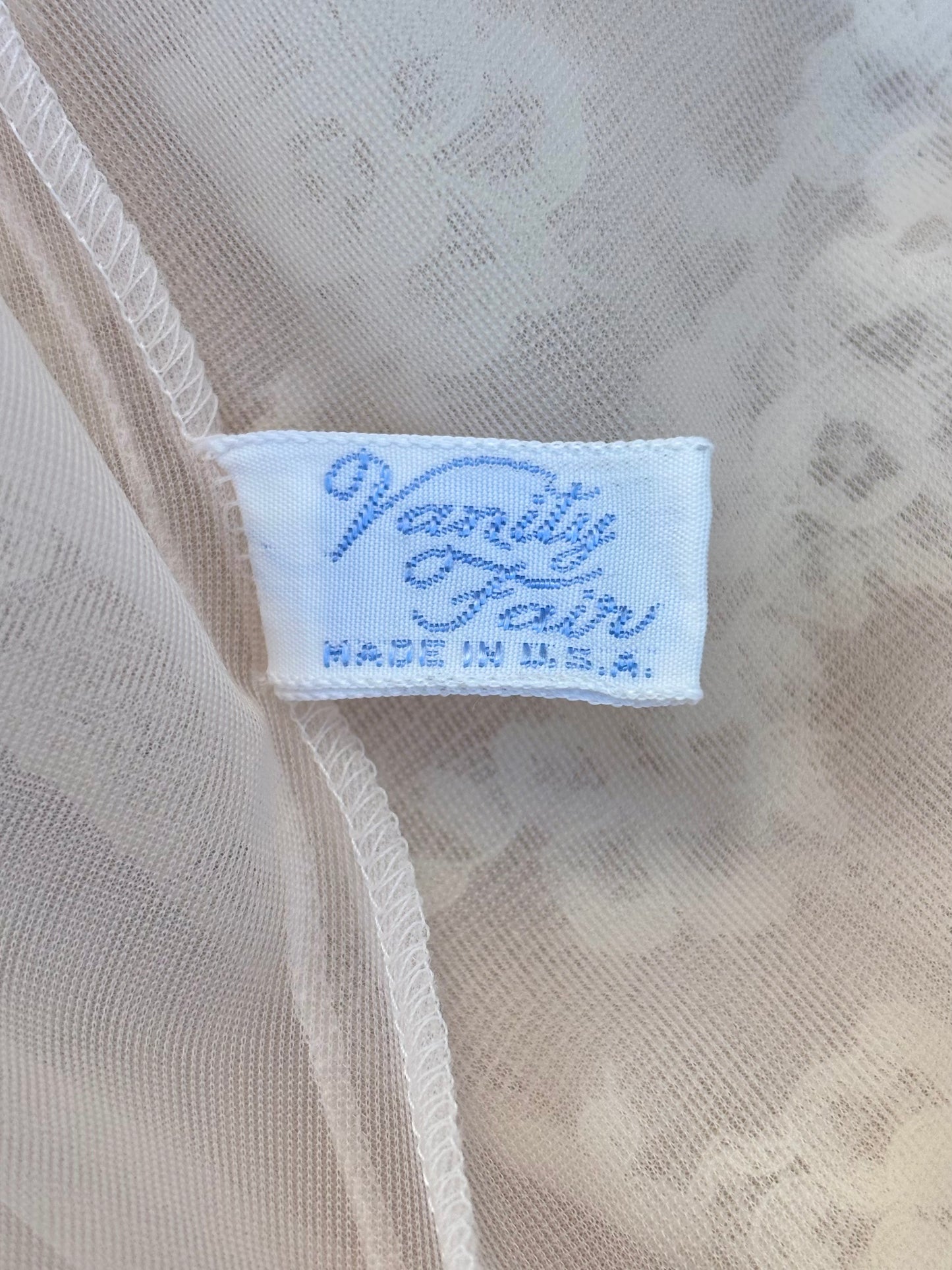 60s Vanity Fair pink lace robe