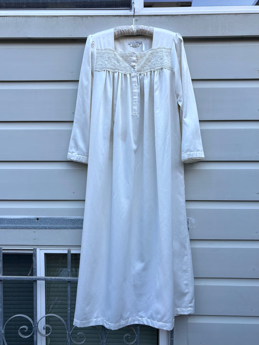 Vintage Oscar de la Renta nightgown