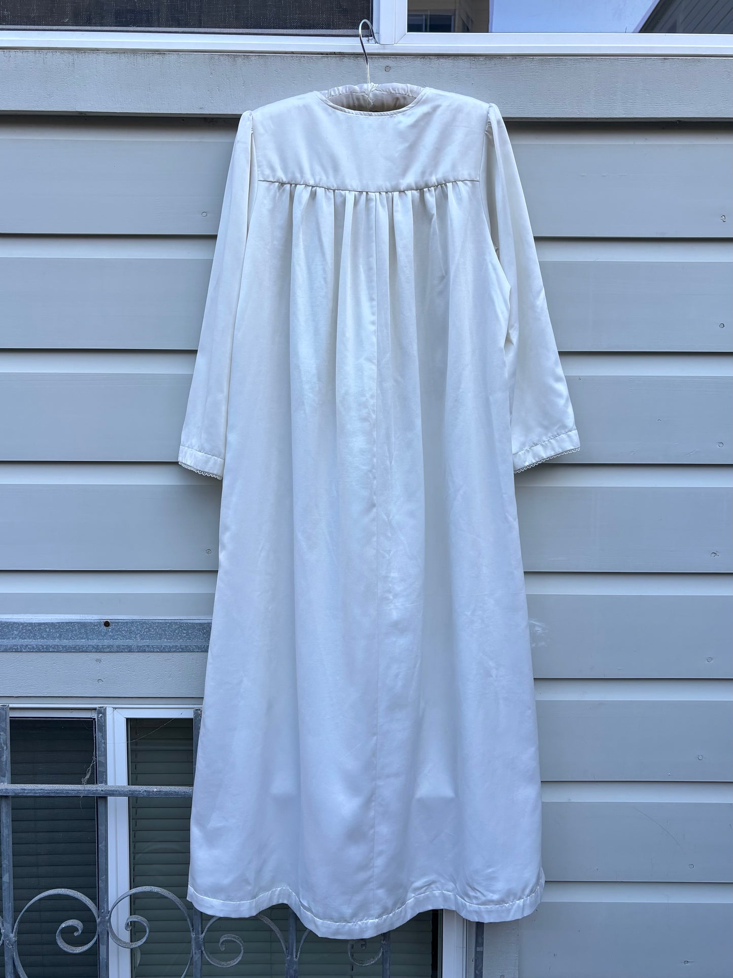 Vintage Oscar de la Renta nightgown