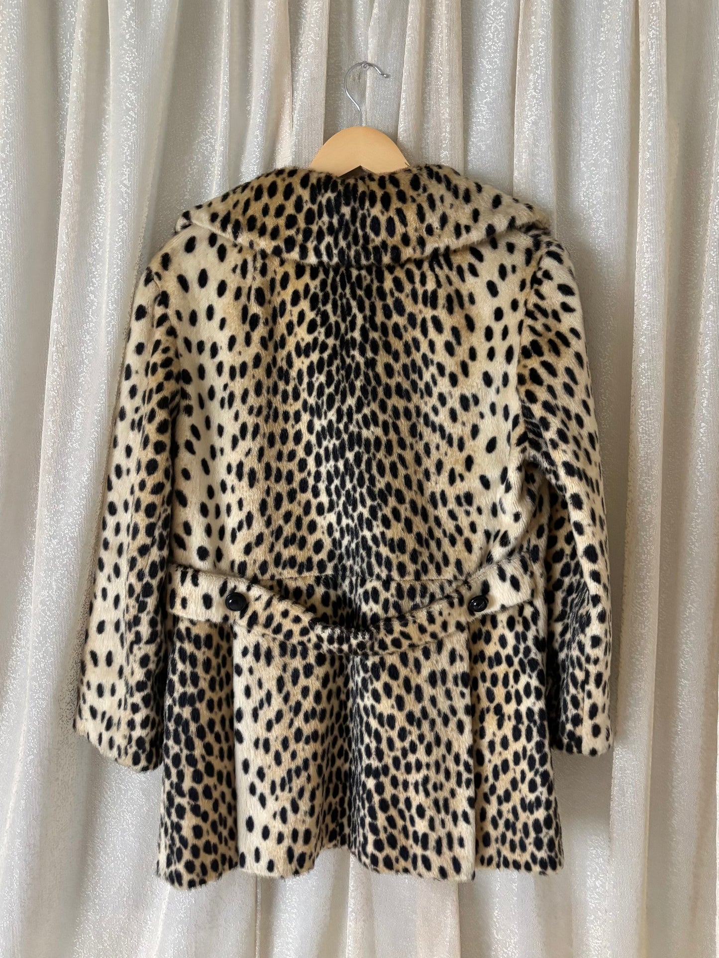 60s Safari by Sportowne faux leopard swing coat