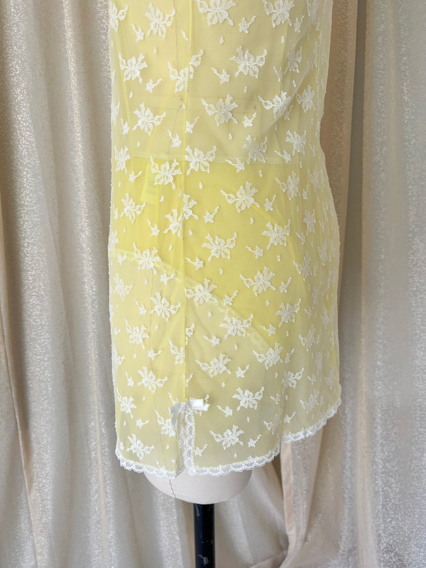 Rare late 60s yellow lace babydoll slip and matching panty set